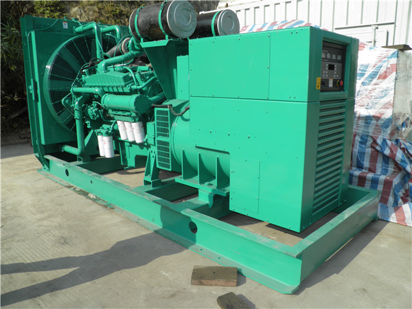 册亨发电车出租-柴油发电机散热器怎样散热