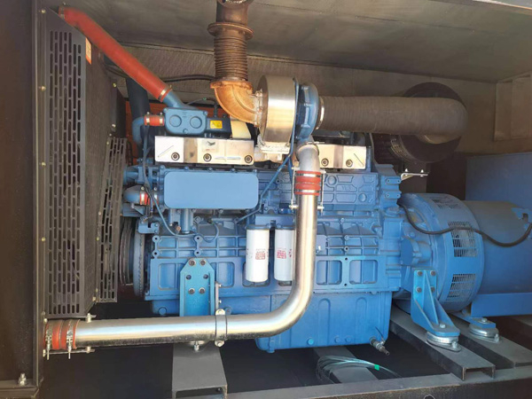 册亨燃油消耗率与进气温度的具体关系是什么？